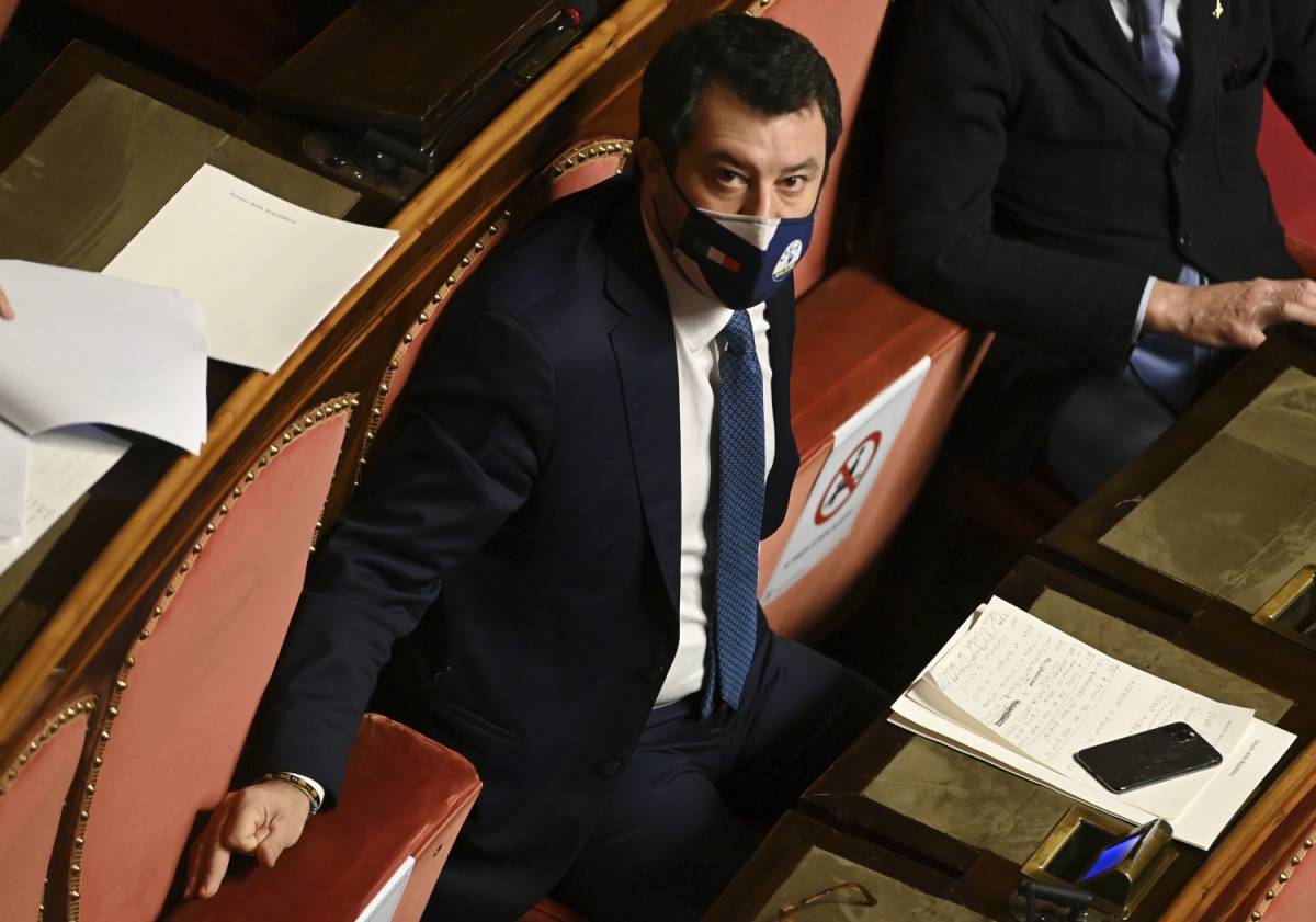 Grido di rabbia di Salvini contro l'"avvocato Conte". "Il Recovery è di tutti"