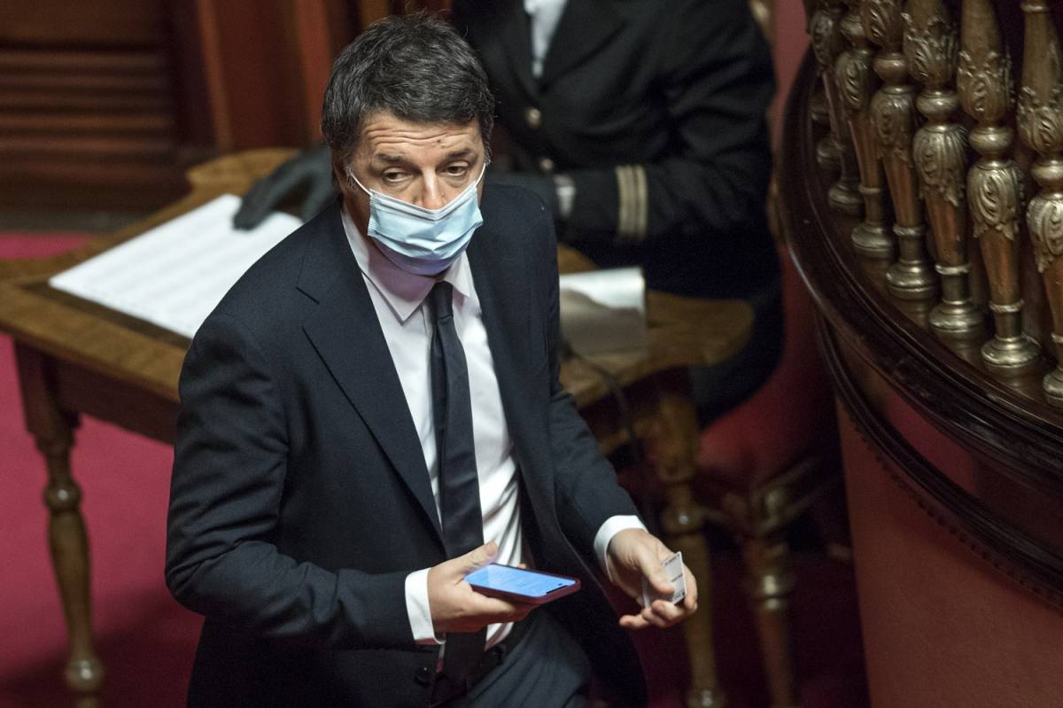 Renzi prepara gli agguati in Parlamento: le mosse per far crollare Conte