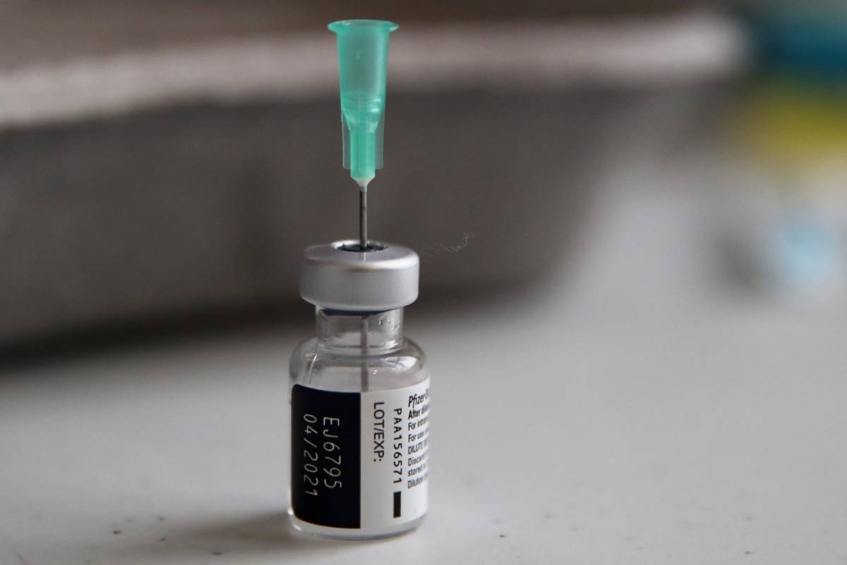 Ci danno vaccini depotenziati Ecco la verità sulle dosi Pfizer
