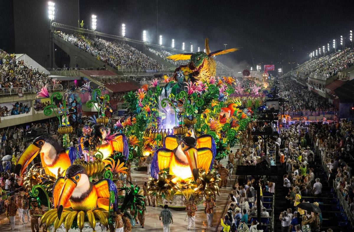 Il Covid spazza via il Carnevale di Rio. Neanche le guerre lo avevano fermato