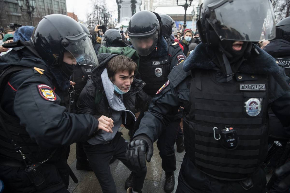 Navalny spaventa Putin con l'armata dei 200mila. Il Cremlino contro Biden