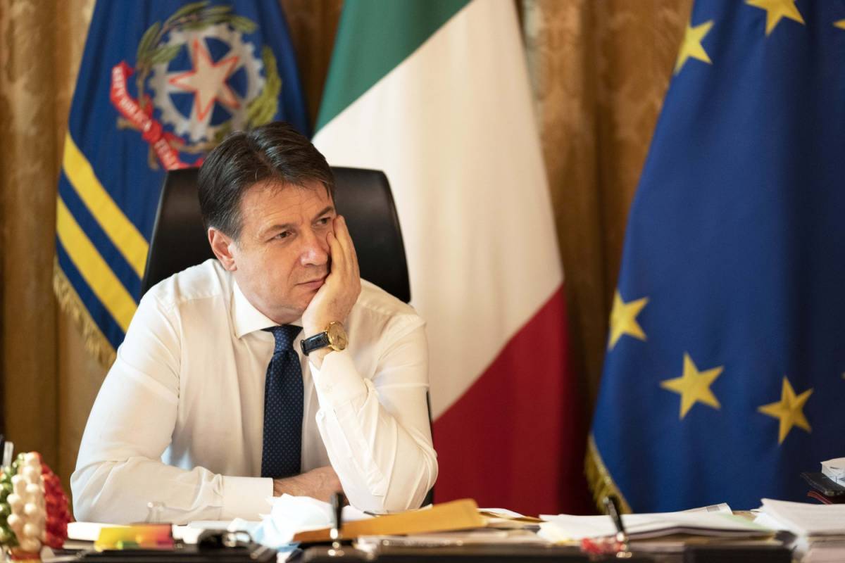 Quel "patto scritto" chiesto da Renzi che congela Conte