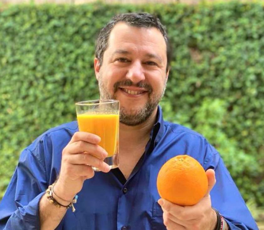 Salvini ironizza su Fico: "Preferisco la spremuta d'arancia"