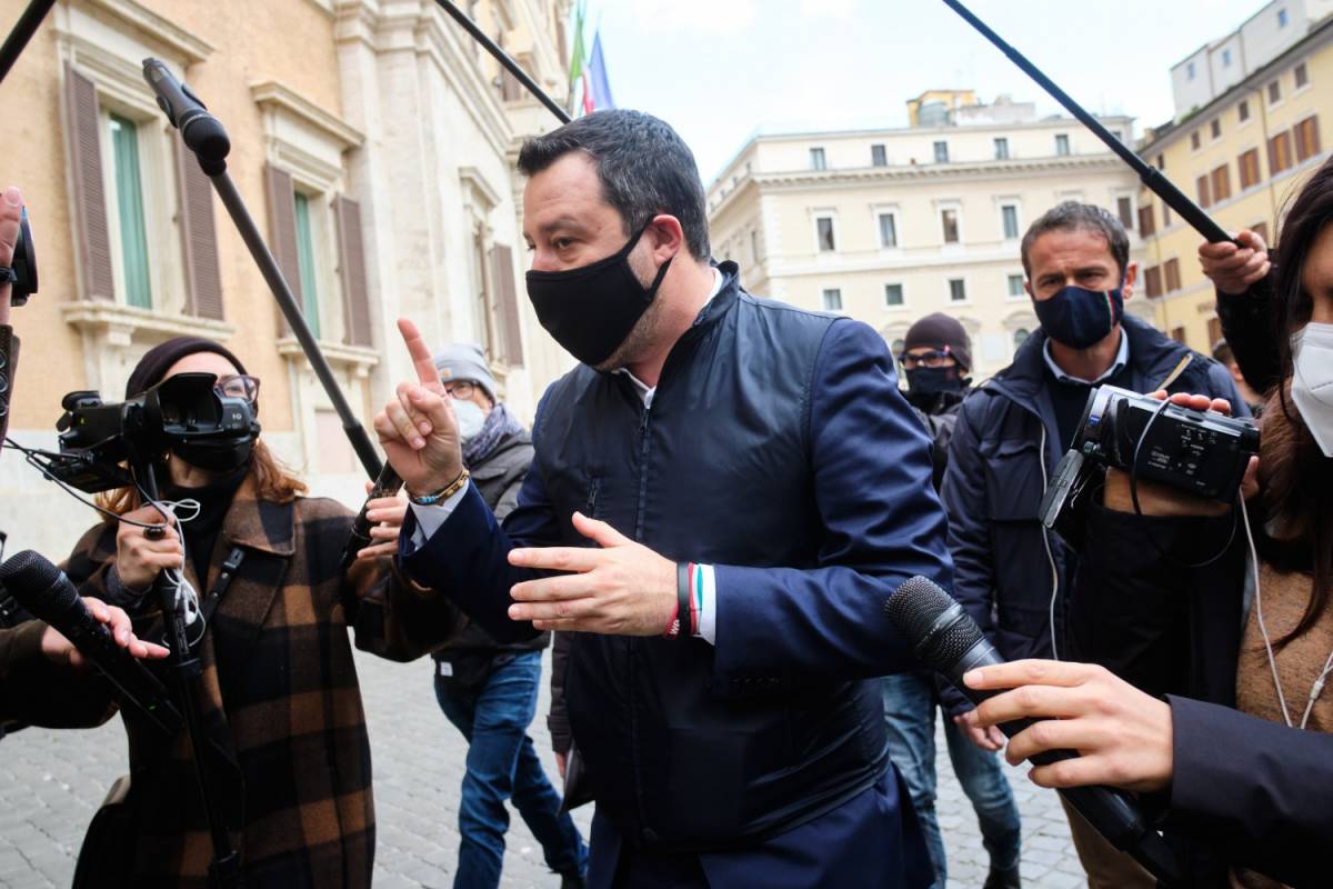Salvini: "Draghi scelga tra noi e il M5s"