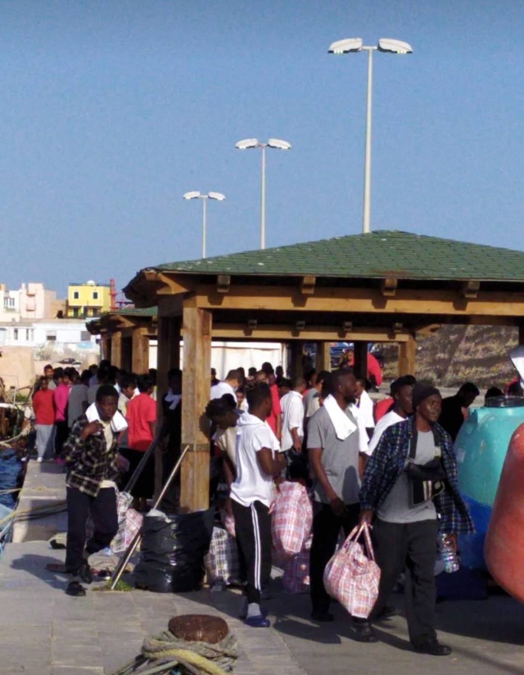 Nuovo esodo verso Lampedusa: 300 migranti sbarcati nelle ultime ore 