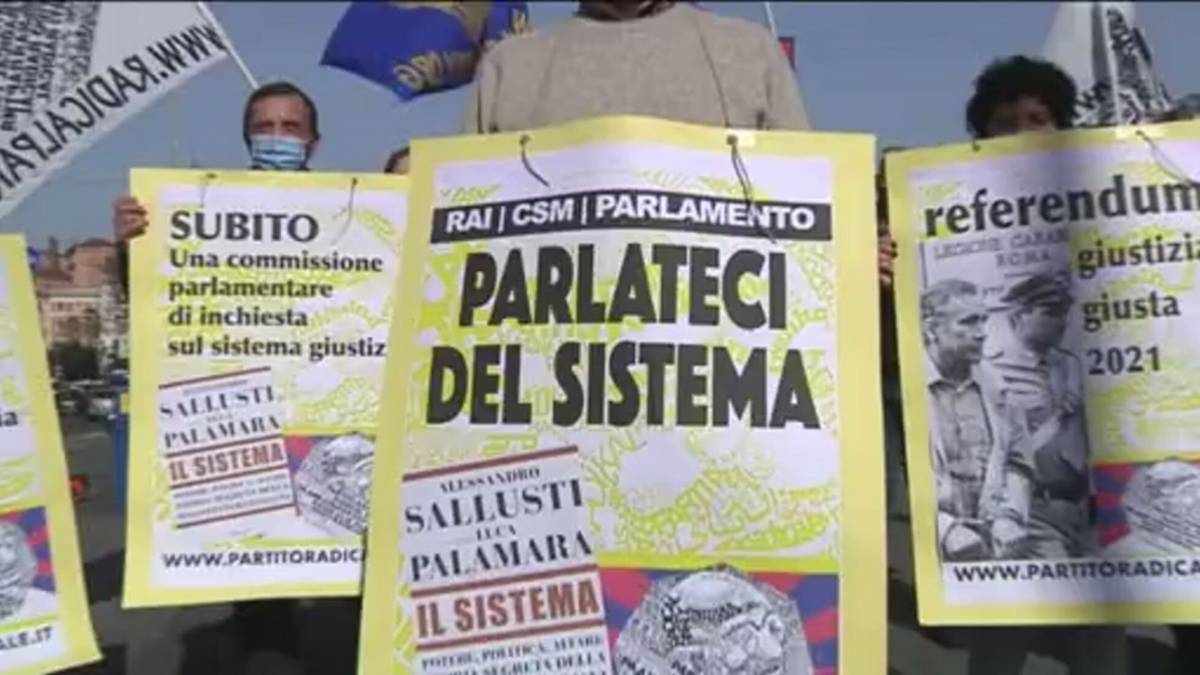 I Radicali scendono in piazza "Verità sul sistema toghe"