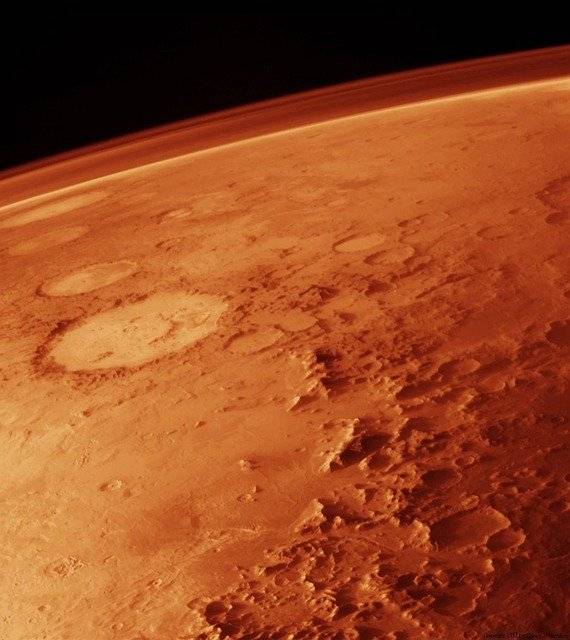 Emirati Arabi, Cina e Usa: c'è traffico nei cieli di Marte