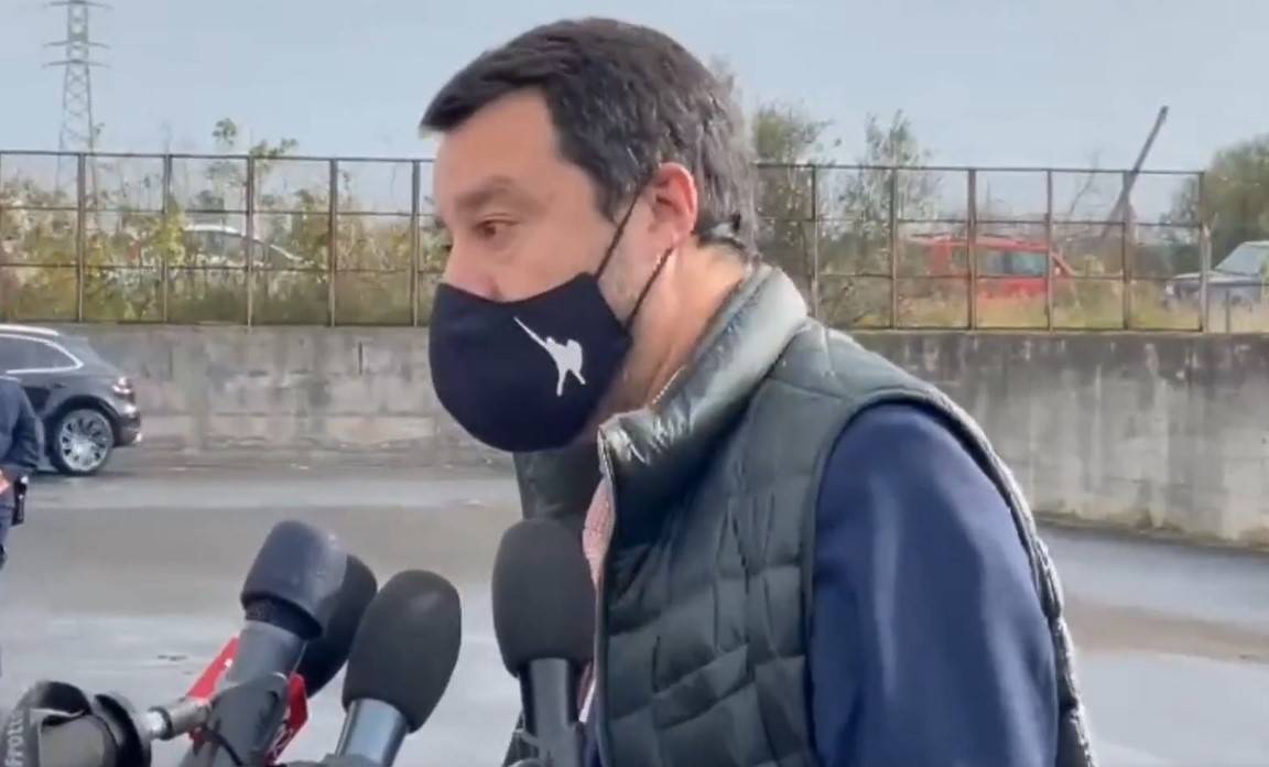 L'sms di Salvini a Zingaretti dopo le dimissioni