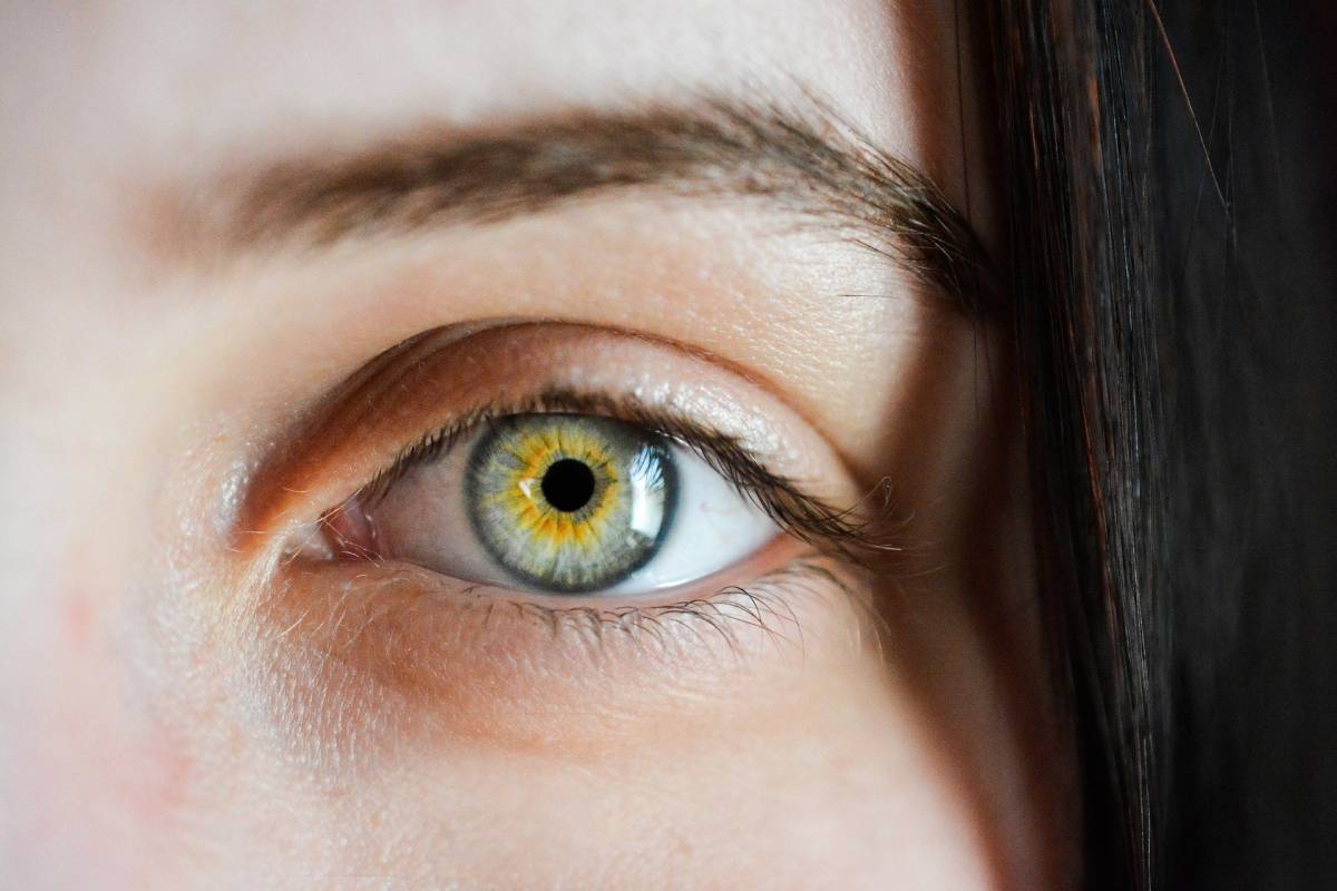 Sindrome dell'occhio secco, combatterla con i rimedi naturali