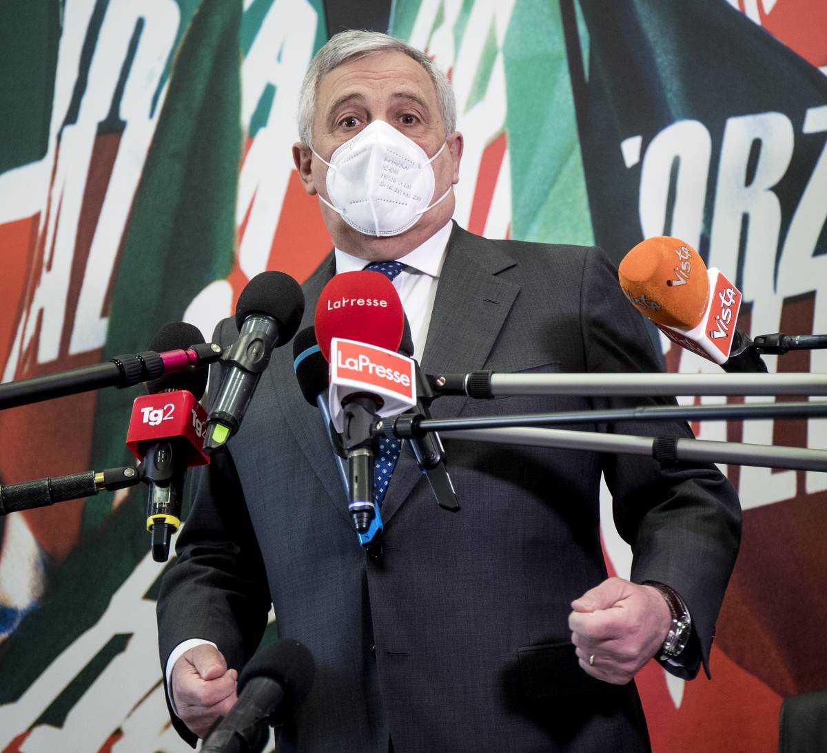 Tajani lancia l'allarme: "Il dl Sostegni non basta"