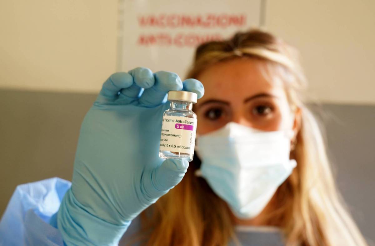 La Germania frena su Astrazeneca: "Seconda dose con un altro vaccino"