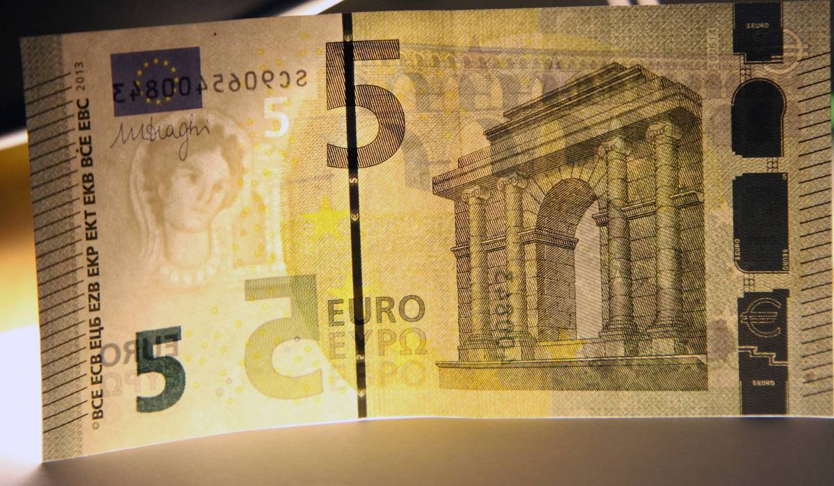 Draghi cancella Quota 100: cosa può succedere. Spunta l'assegno da 1500 euro