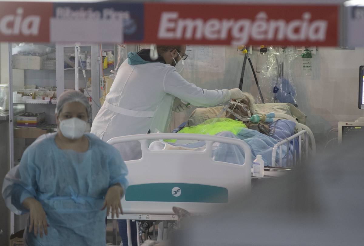 "Mancano i sedativi": così i pazienti Covid vengono intubati da svegli