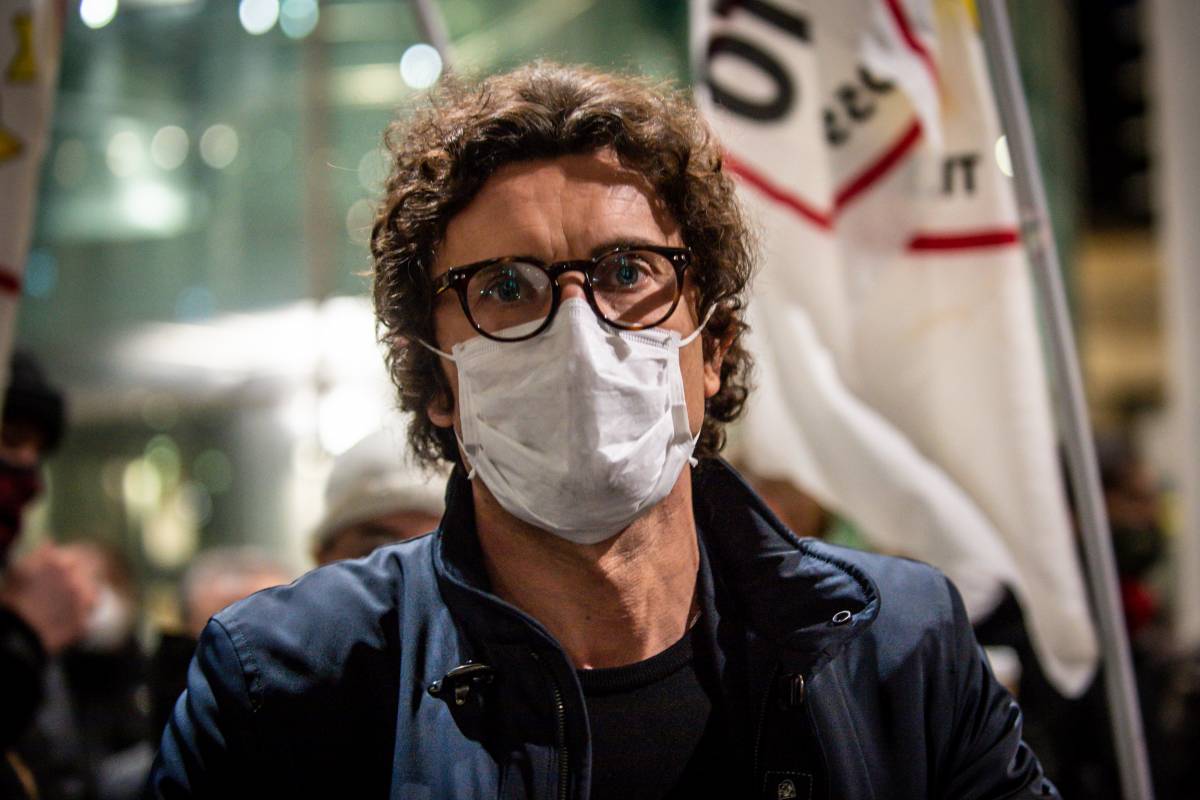 La casta dei 5 Stelle adesso occupa anche le librerie