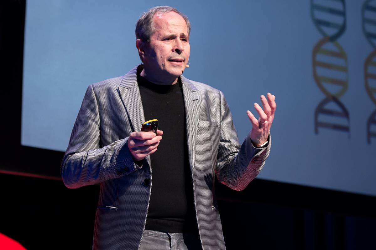 "Analfabeti di epidemiologia": Crisanti contro Bassetti