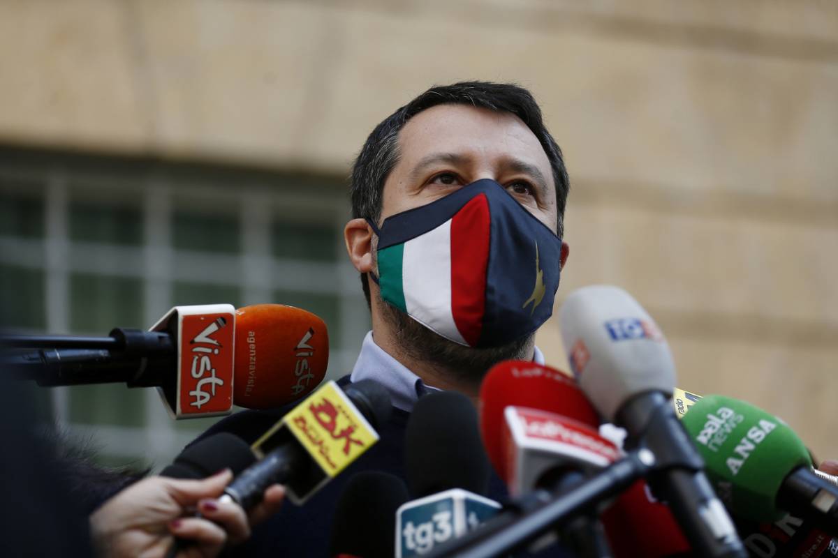 Salvini in tv risponde a Fedez: "Litigare non serve. Disponibile a un confronto per parlare di diritti"