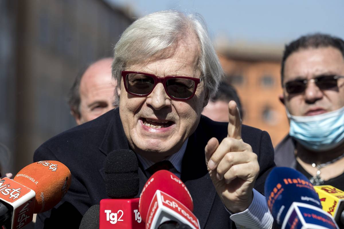 "Bisogna ribellarsi". L'invettiva di Sgarbi contro il coprifuoco