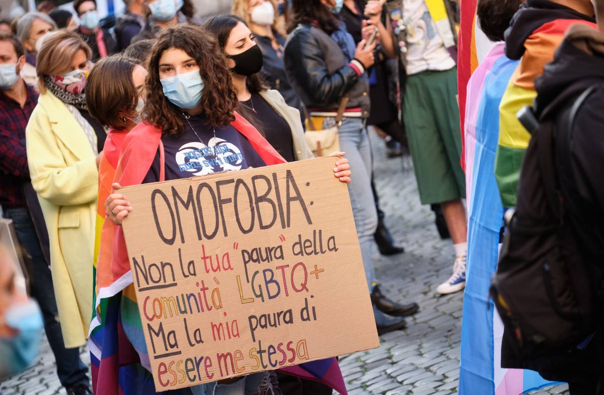 Omofobia, il centrodestra alza la voce contro la legge