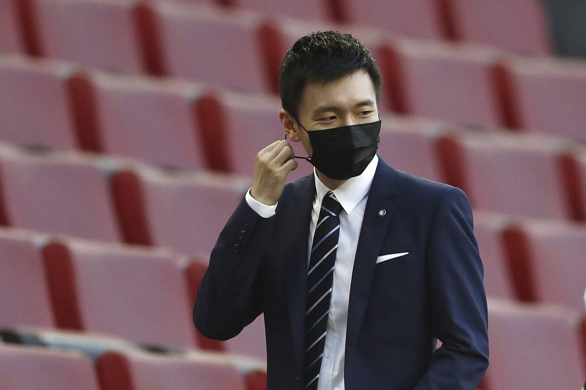 Zhang in visita da Sala in Comune. "Resto all'Inter, adesso lo stadio"