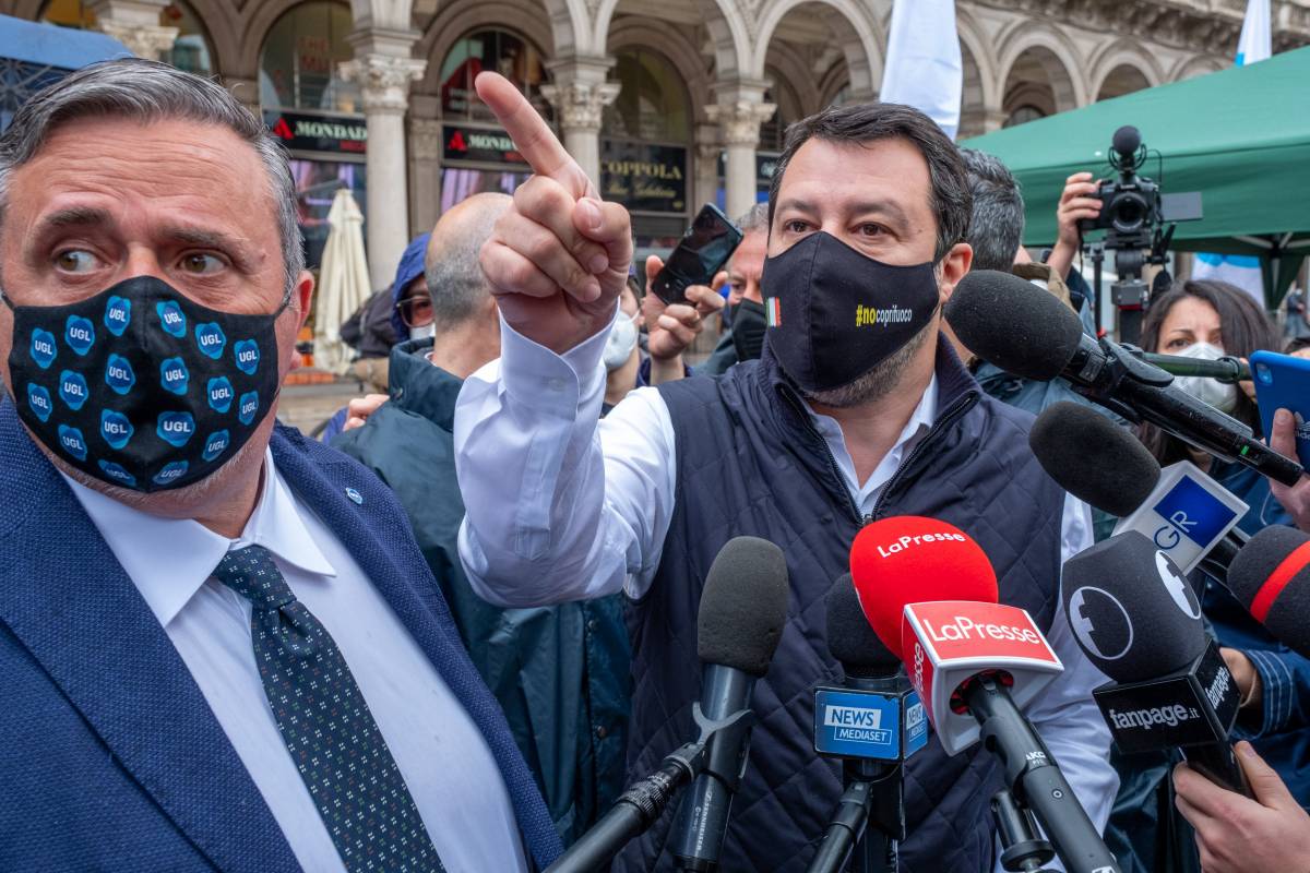 Immigrazione, Salvini scrive a Draghi: "Troppi sbarchi, inaccettabile" 
