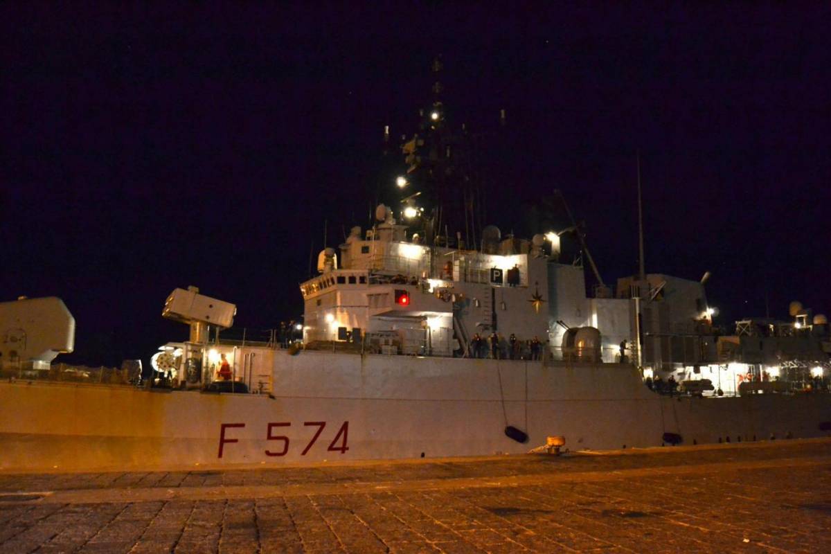Guardia costiera libica spara contro peschereccio: ferito comandante