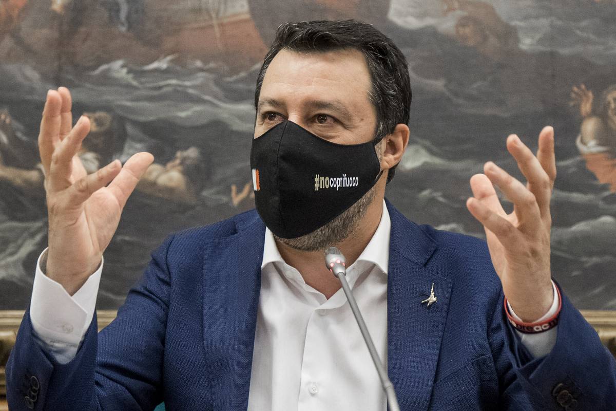 Salvini smonta Letta: "Vuole far arrivare in Italia il doppio dei migranti"