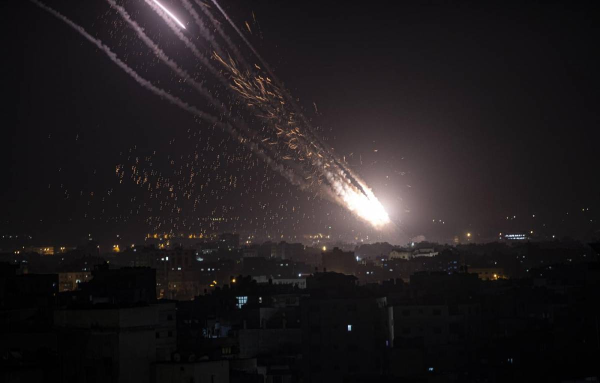 Bombe su Gaza, razzi su Tel Aviv: guerra tra Hamas e Israele