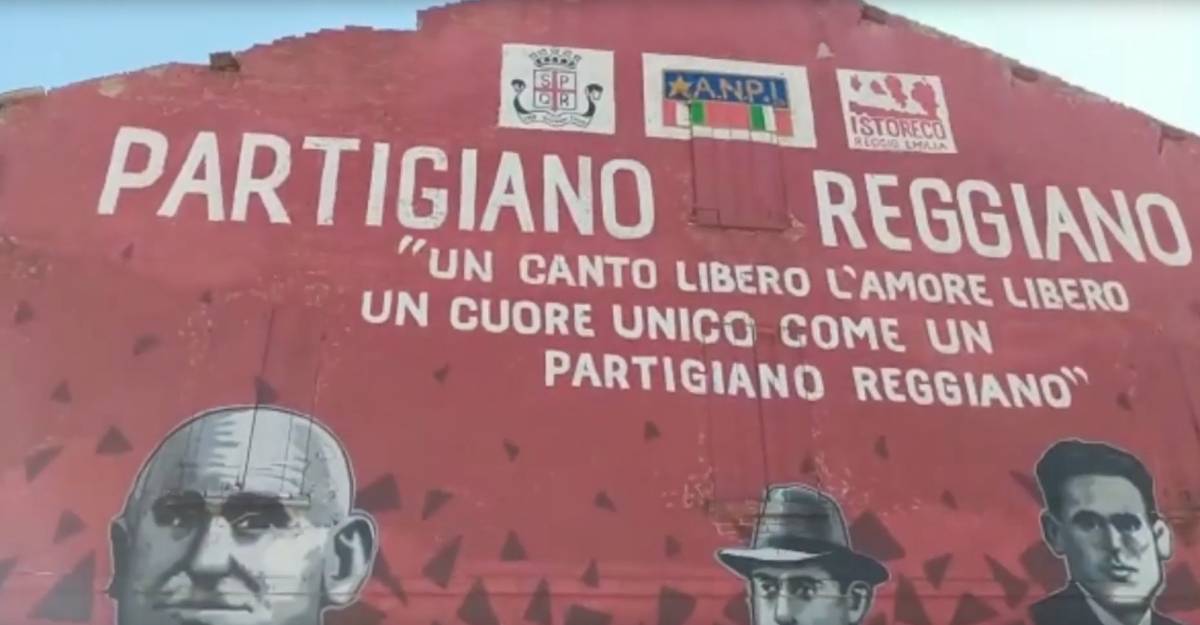 Addio al murale Partigiano Reggiano: distrae gli automobilisti
