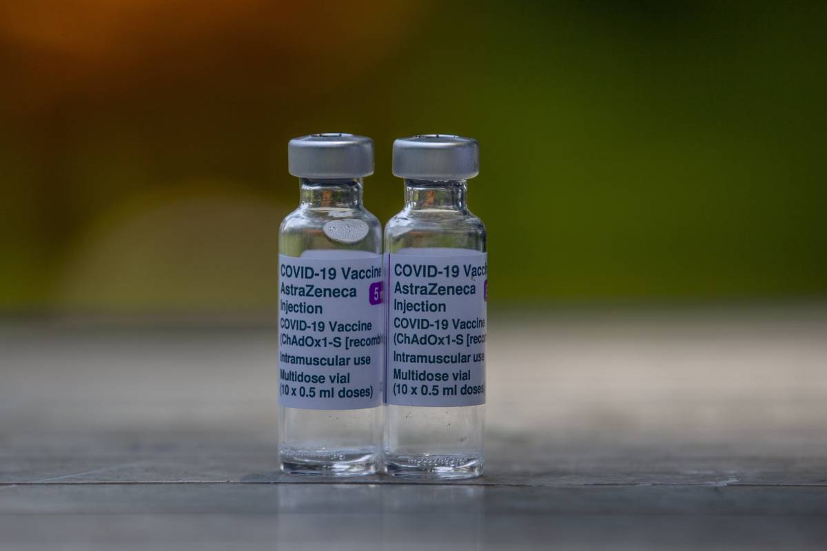 Vaccino, cosa si rischia cambiando seconda dose