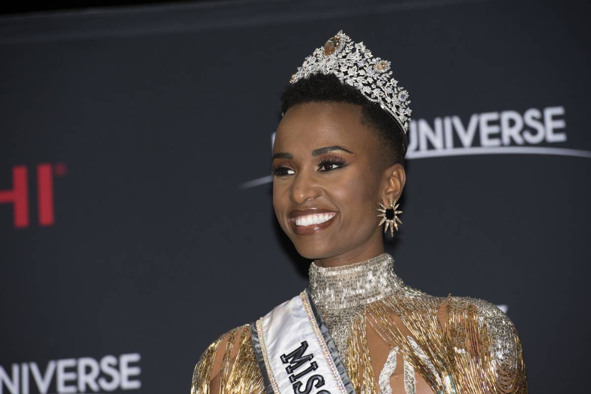 "Anche i trans possono partecipare". Polemica al concorso di Miss Sudafrica