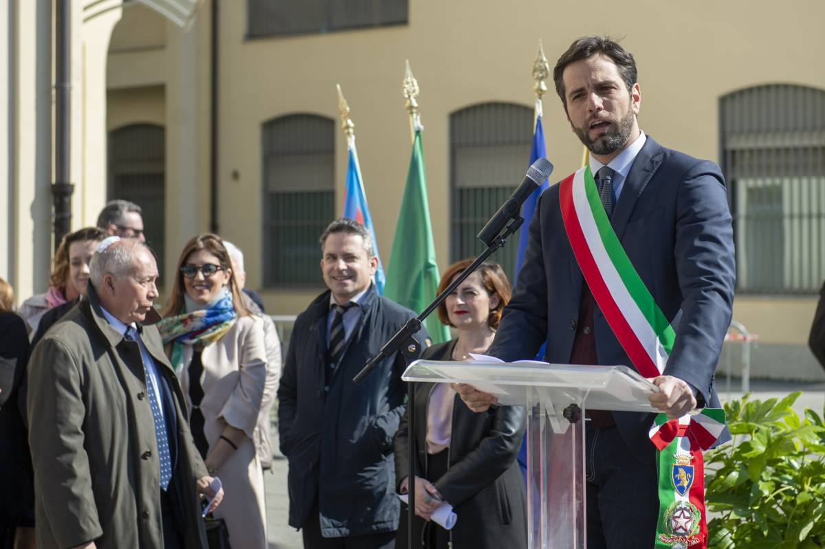 A Torino i candidati (tutti maschi) litigano sui 2 euro alle primarie