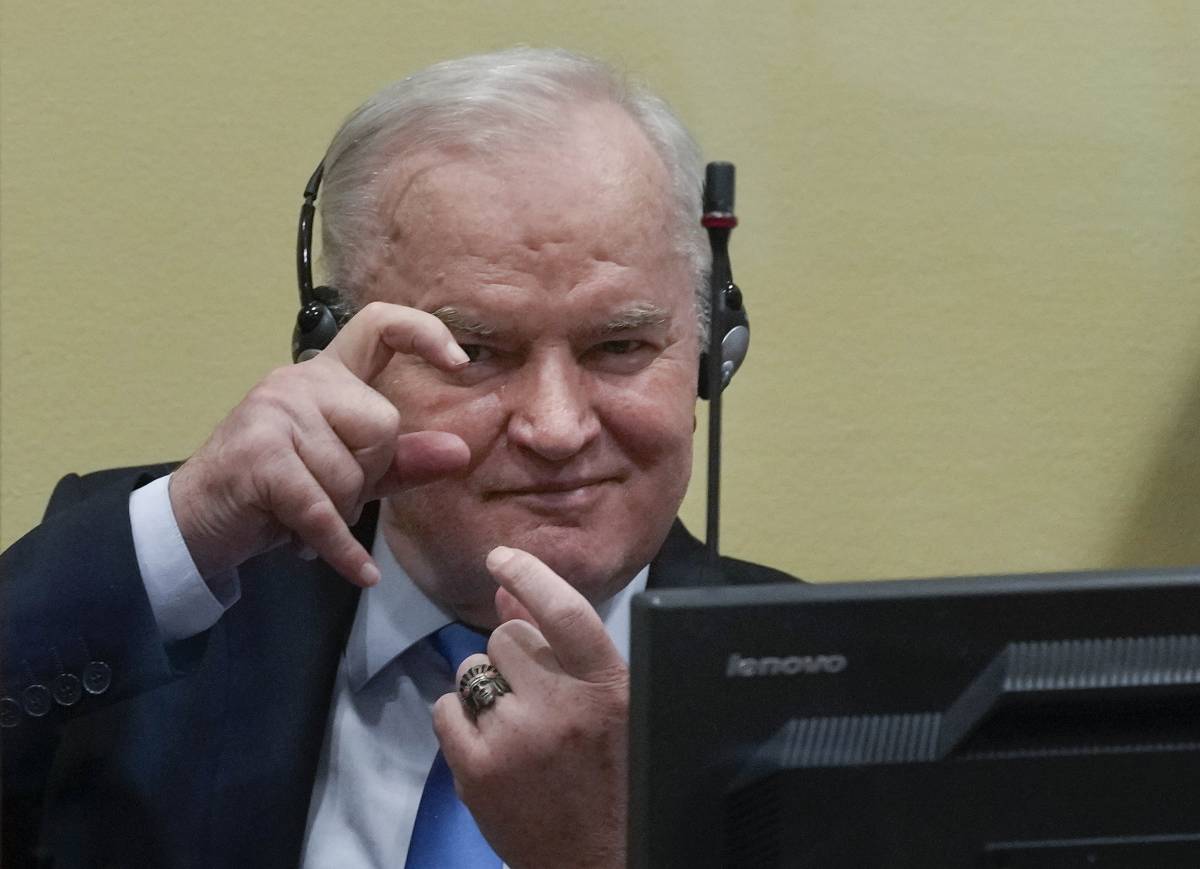 Confermato l'ergastolo al "boia" Mladic. Biden: sentenza storica, chi sbaglia paga