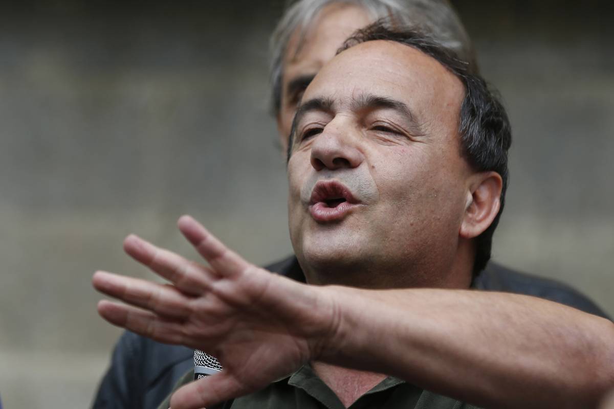 Migranti, Mimmo Lucano condannato a 13 anni - il Giornale