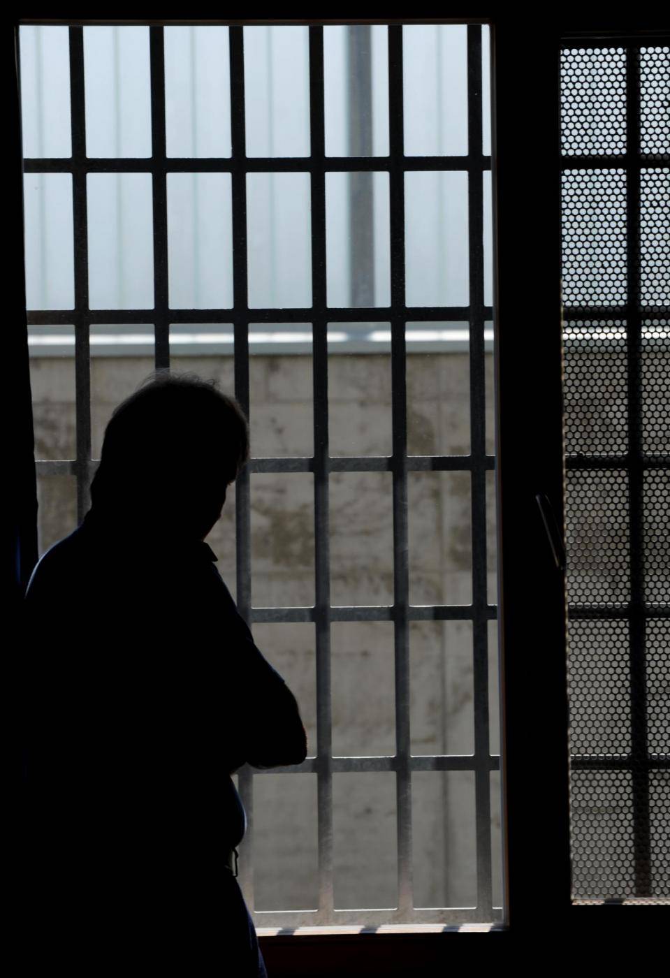 In cella per l'omicidio del marito: "Ho coperto mia figlia, aveva un rapporto con lui"