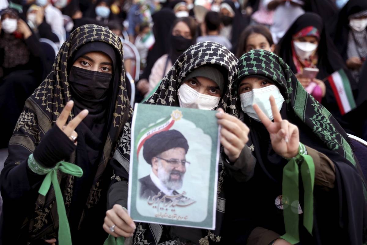 L'Iran: "Via le sanzioni e limitiamo il nucleare". Israele: "Non fidatevi"