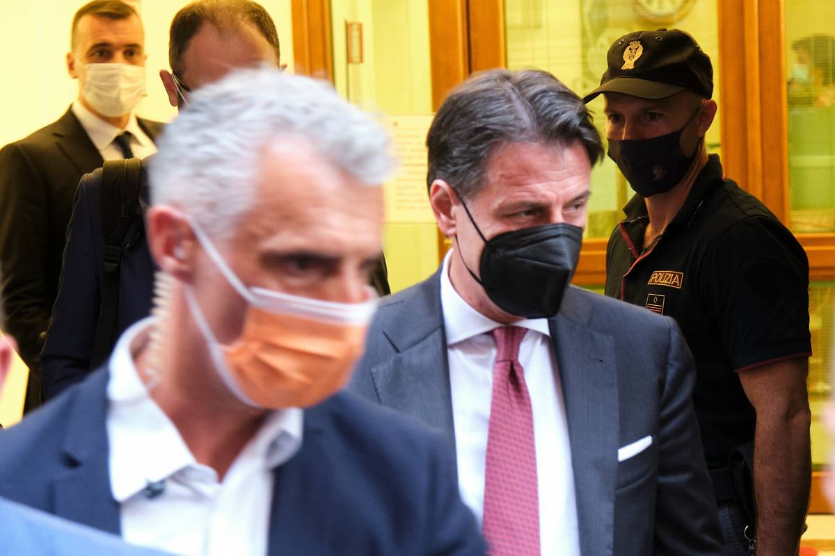 Le tre condizioni di Conte per sconfiggere Grillo