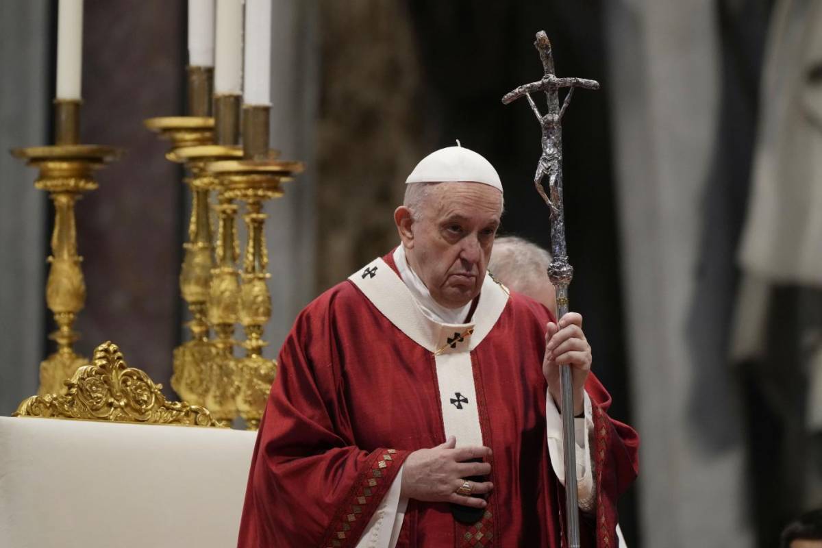 Lo schiaffo del Papa ai corvi: "Qualcuno mi voleva morto"
