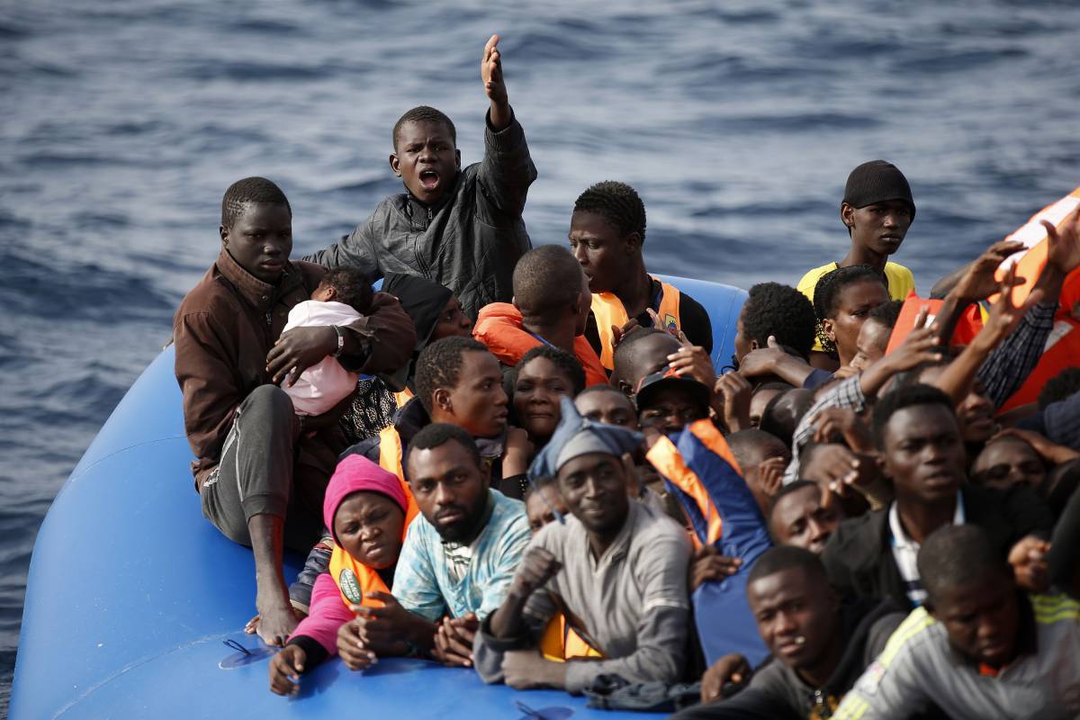 "Lampedusa al collasso". Altri 148 migranti sulla nave Ong