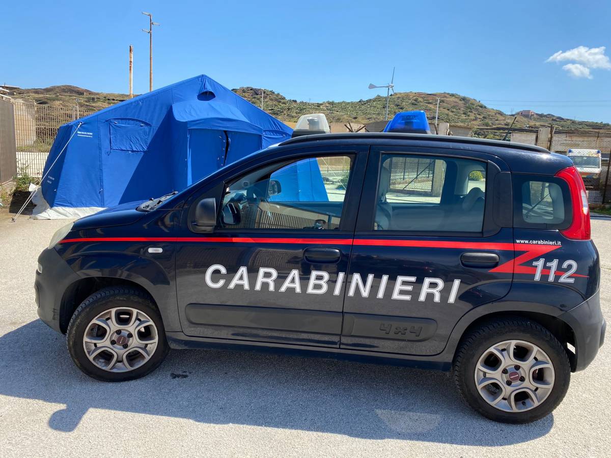 I migranti scappano e sale il rischio contagi: è allarme a Pantelleria