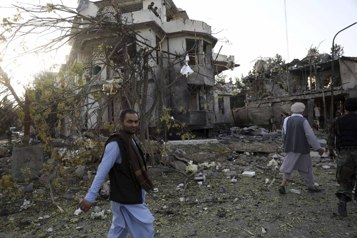 "Con mio zio ministro sfuggito alla bomba messa dai talebani"