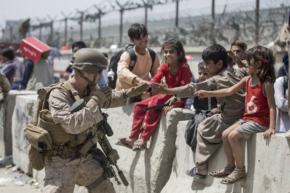 Kabul,  vittime salite a 200. Un nuovo allarme attentati "Ora missili contro gli aerei"