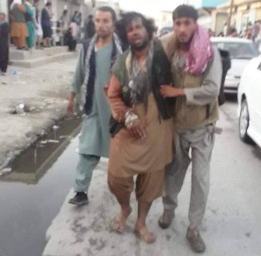 Attacco kamikaze, autobomba e sparatoria: sangue all’aeroporto di Kabul