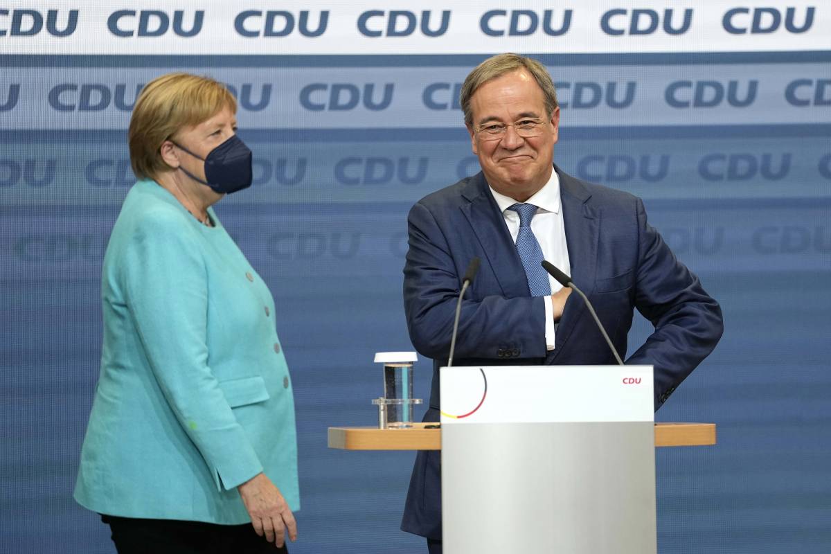 Cdu senza Merkel ai minimi storici. Spd avanti di poco ma vuole il governo