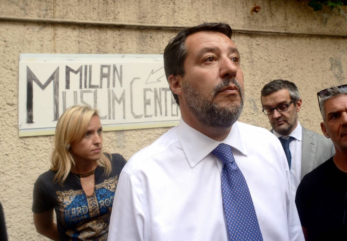 "La sinistra candida condannati a 13 anni": l'affondo di Salvini su Lucano