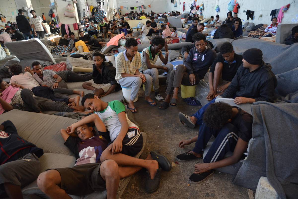 Raid in Libia contro i migranti: 4mila arresti, centinaia i bimbi