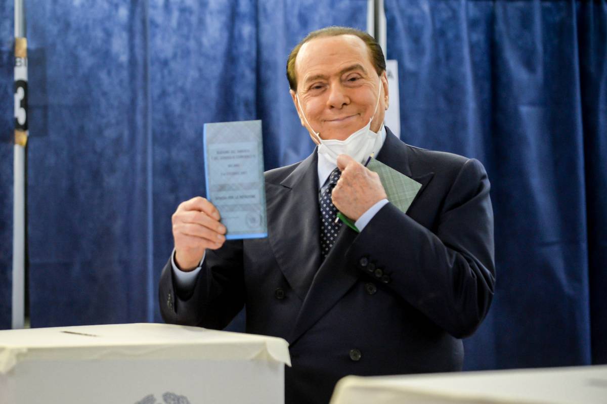 Berlusconi sogna il nuovo Pdl: "Federazione con FdI"