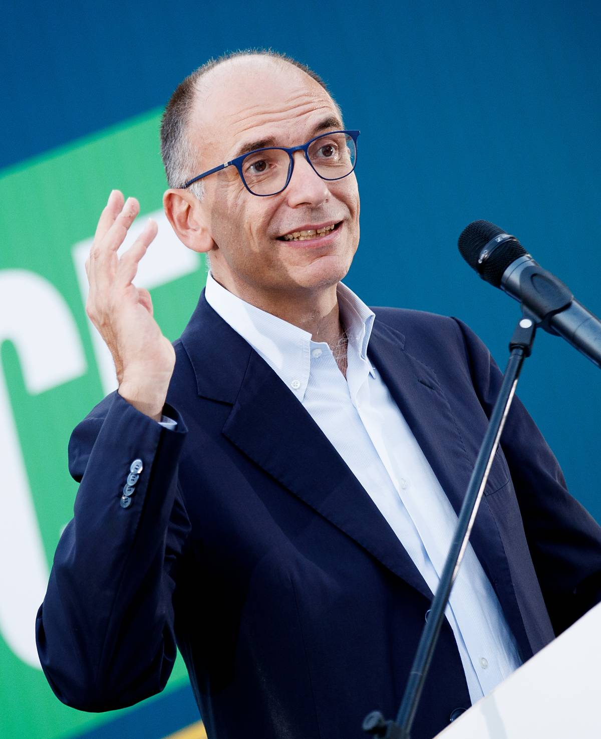 Letta porta a casa il seggio e allontana il voto anticipato