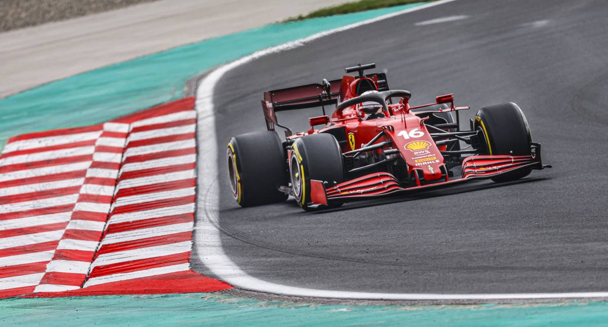 Lewis e Max, i 2 litiganti si affidano ai compagni. È la Formula Gregario
