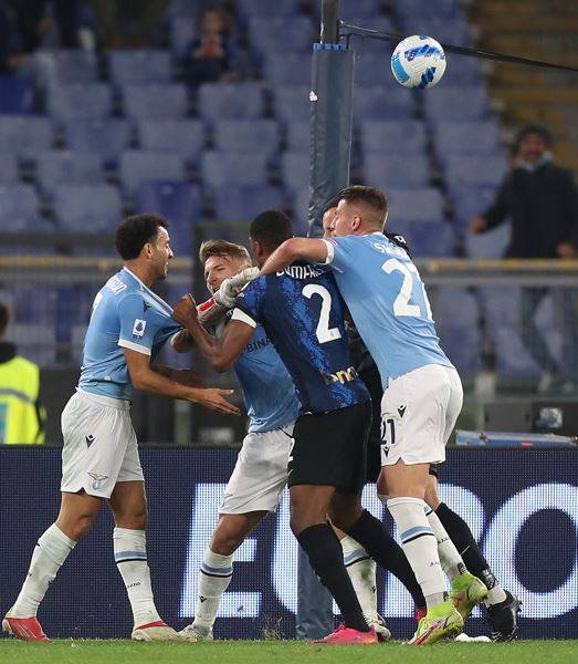 Il fallo, il gol, la rissa: ecco chi sale sul banco degli imputati dopo Lazio-Inter