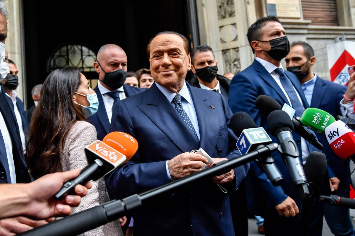 Berlusconi Centrale Anche In Europa Piu Vantaggioso Su Draghi Prosegue A Palazzo Chigi Ilgiornale It